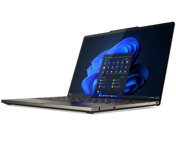 Lenovo ThinkPad Z13 Gen 2 13"-laptop, 90 graden geopend met het Windows 11 Pro-menu op het scherm en onder een hoek, zodat de poorten rechts zichtbaar zijn.