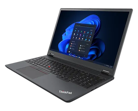 Lenovo ThinkPad P16v (16" AMD) mobile workstation, geopend onder een hoek, met toetsenbord en poorten aan de rechterkant zichtbaar en het Windows 11-startscherm op het beeldscherm