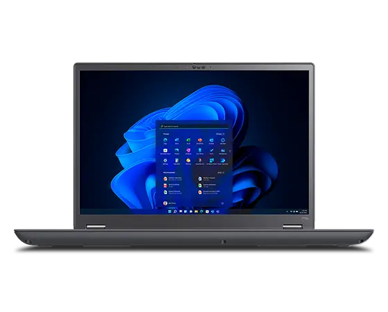 Nahaufnahme der mobilen Workstation Lenovo ThinkPad P16v (16” AMD) von vorne, mit Blick auf die Tastaturkante und das Display mit Windows 11-Startbildschirm