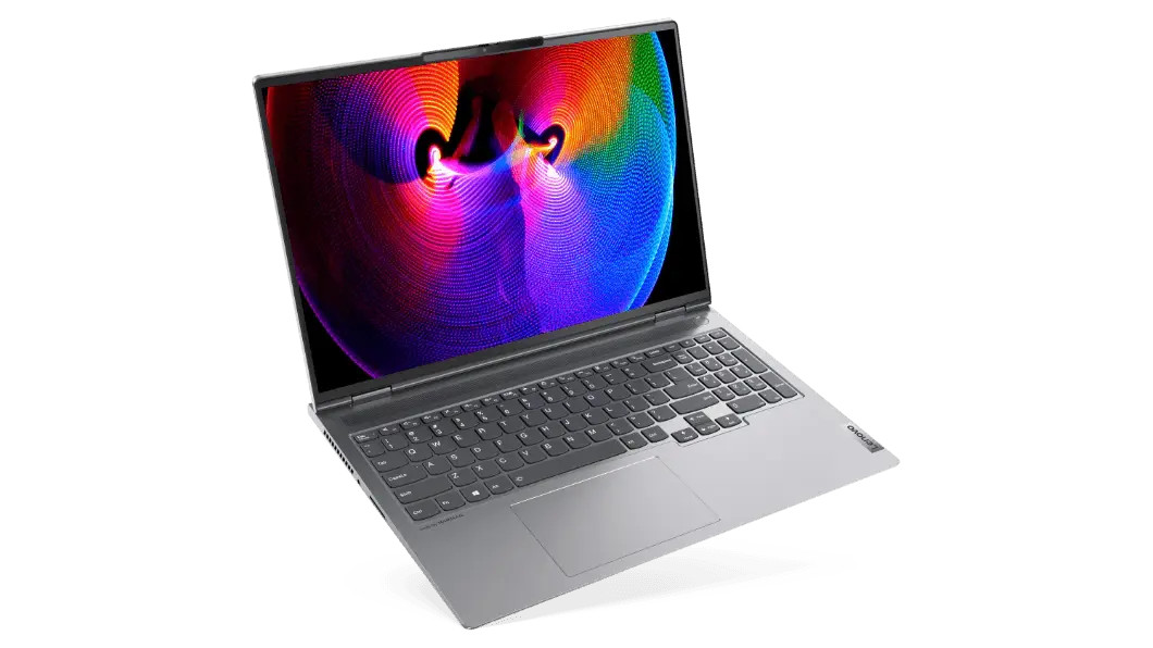 Laptop Lenovo ThinkBook 16p 2da Gen (16”, AMD) abierta a poco más de 90°, apoyada en uno de sus bordes