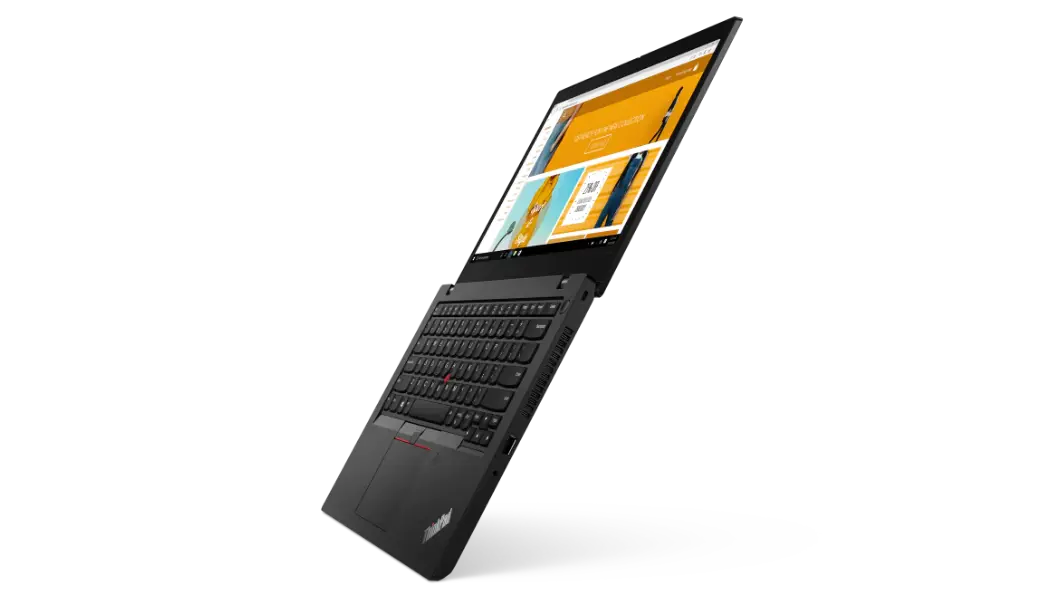 Imagen de semiperfil derecho de la portátil ThinkPad L14 2da Gen (14”, AMD), abierta a 180° y con su pantalla encendida