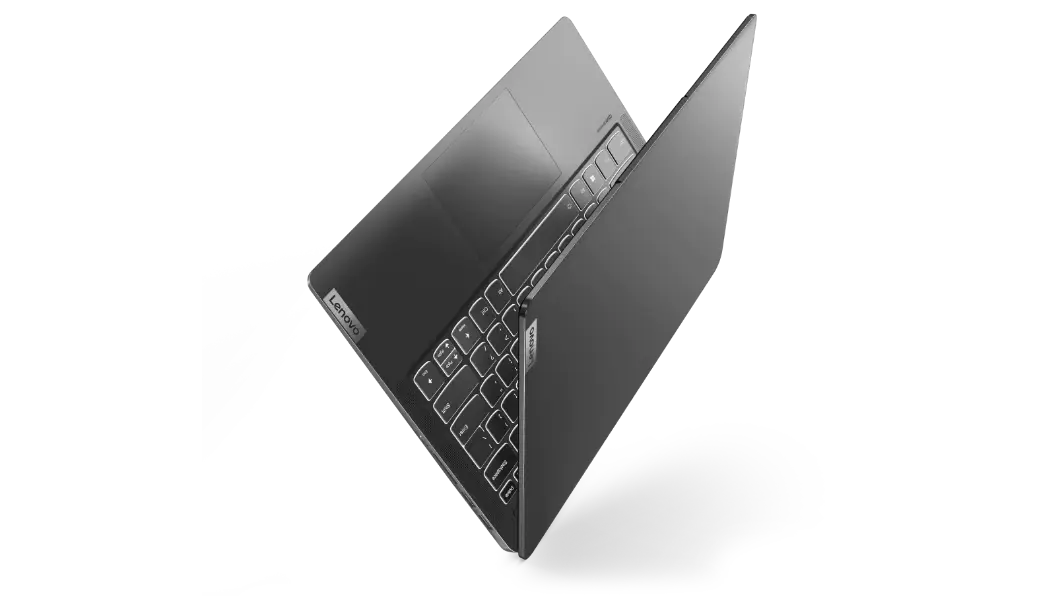 Vista de la computadora portátil IdeaPad 5i Pro 6ta Gen (14&quot;, Intel), en color Storm Grey, apoyada en una de sus puntas y semicerrada