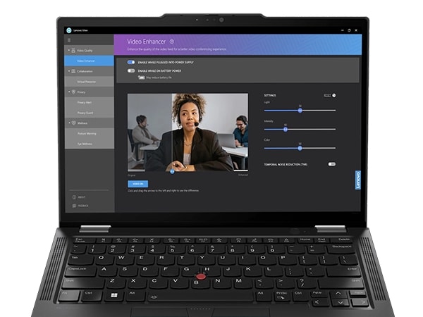 Vorderseite des Lenovo ThinkPad X13 2-in-1-Notebook der 5. Generation, 90 Grad geöffnet, mit dem Videoverstärkerbildschirm und der Tastatur.