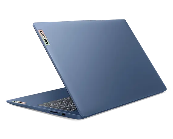 Arrière, aperçu du côté droit de l'ordinateur portable Lenovo IdeaPad Slim 3i Gen 9 14" en Abyss Blue, avec le capot ouvert à un angle aigu, avec les ports latéraux droits visibles et le logo Lenovo sur le capot supérieur.