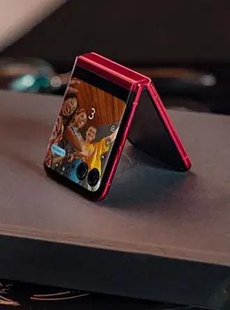 Best Flip Phones | motorola razr+ | motorola
