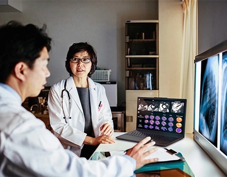 Lenovo ThinkPad P16s Gen 4 (16” AMD) laptop used in medical laboratory to tackle demanding tasks & process complex datasets with speed & accuracy.
