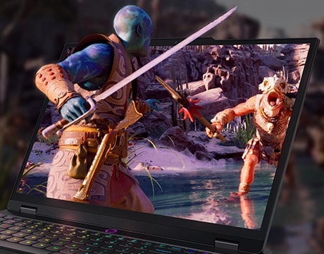Primer plano de la pantalla de una laptop Lenovo Legion 5i 10ma Gen (15" Intel) para videojuegos que muestra a dos criaturas en batalla mientras una parece que sale de la pantalla