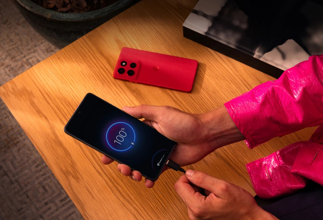 Smartphone Motorola Moto G86 5G - 8 Go RAM, 256 Go Stockage, Écran 6,67", Android, Cosmic Sky