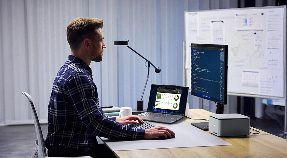ThinkCentre neo Ultra Gen 2(Intel) | パワフルでスリムな小型AI PC