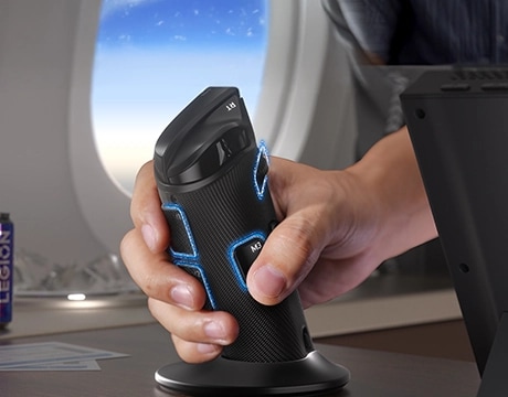 Closeup of a controller for the Lenovo Legion Go Gen 2 (8.8”). מחשב גיימינג נייד Legion Go Gen 2 8AHP2 83N1000YIV מבית Lenovo