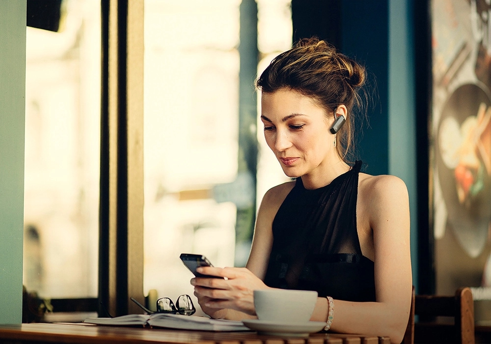 HK385 In-ear wireless mono headset | HK385 | Motorola CA