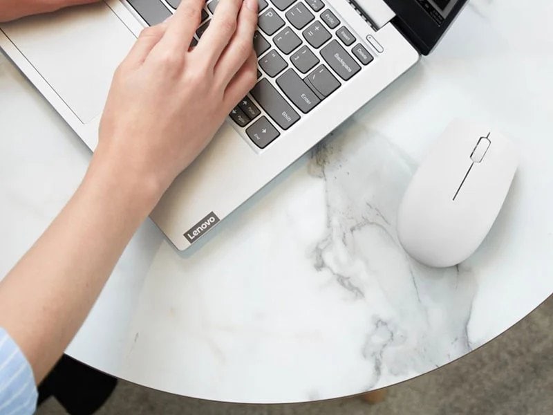 Lenovo 300 Wireless Compact Mouse (Arctic Grey) with battery