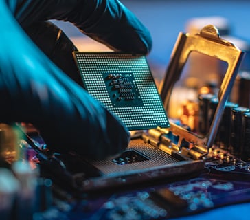 CPU性能を比較して納得のパソコン選び！IntelとAMDどっちが向いてる？