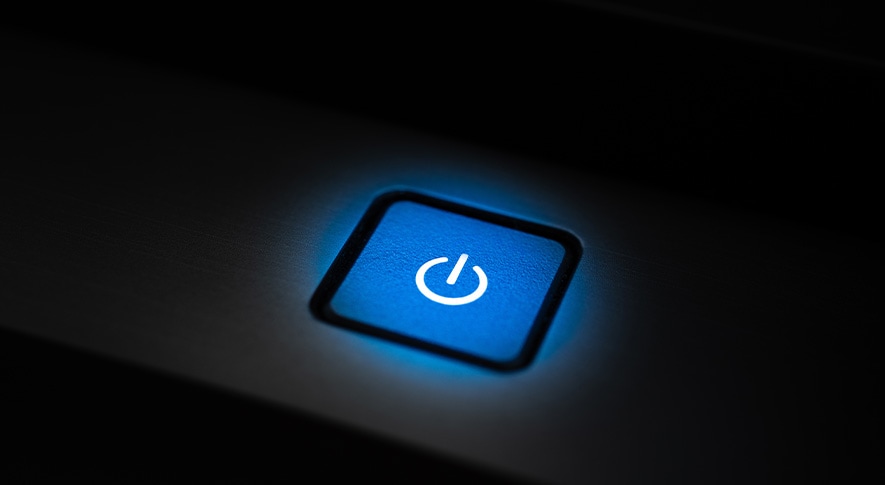 高品質な電源ユニットと無停電装置の導入