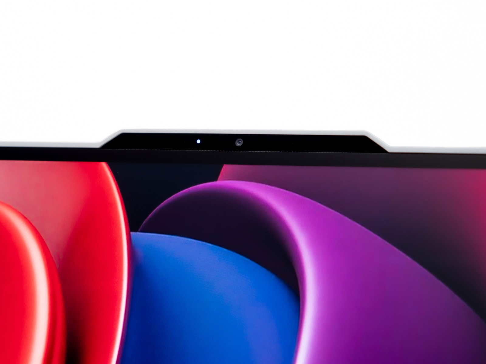 IRセンサーを搭載した500万画素のWebカメラを内蔵する