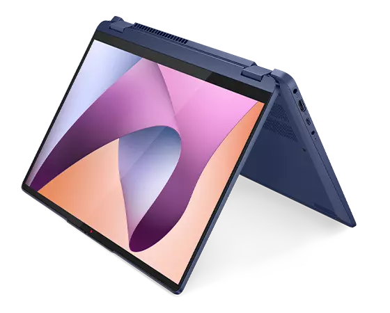 Mode tente du portable IdeaPad Flex 5 de 8e génération avec affichage allumé, vers la gauche