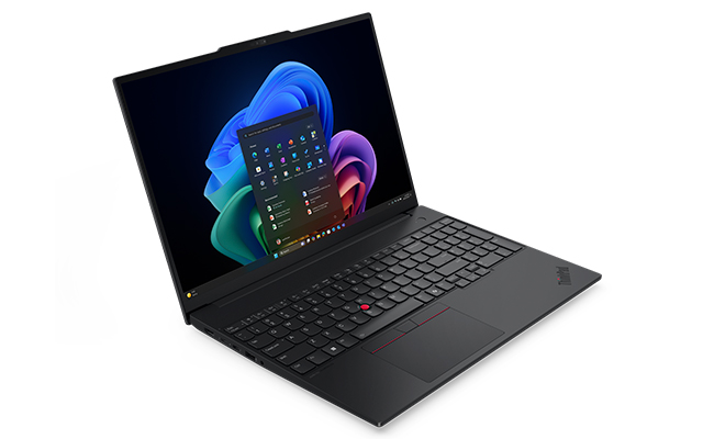 Lenovo ThinkPad E16 Gen 4 (16″ Intel) 筆記型電腦的左側角度視圖，以其連接埠和寬敞的鍵盤為焦點，以輕鬆配對及導航。
