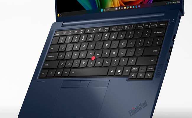 Lenovo ThinkPad T14 Gen 7 (14” Intel) 筆記型電腦鍵盤的特寫圖。