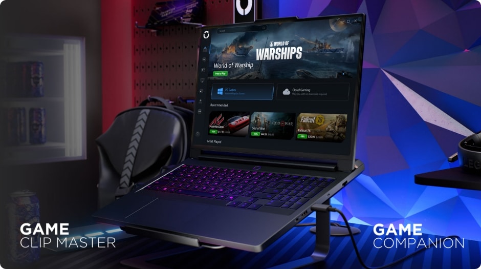 Le portable Lenovo Legion fonctionne dans le monde de guerre avec «   ;Game Clip Master  ; » et «   ;Game Companion  ; » dans un espace de jeux illuminé en bleu.