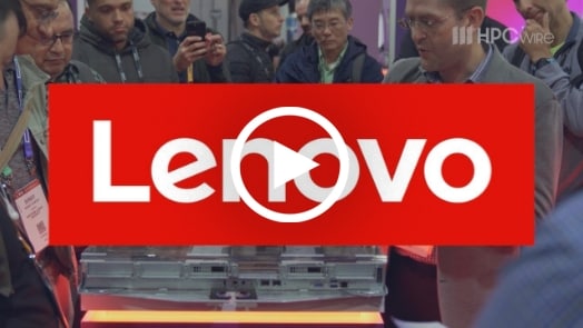 L’image montre la bannière Lenovo avec bouton de lecture lors d’un événement technologique montrant le matériel.