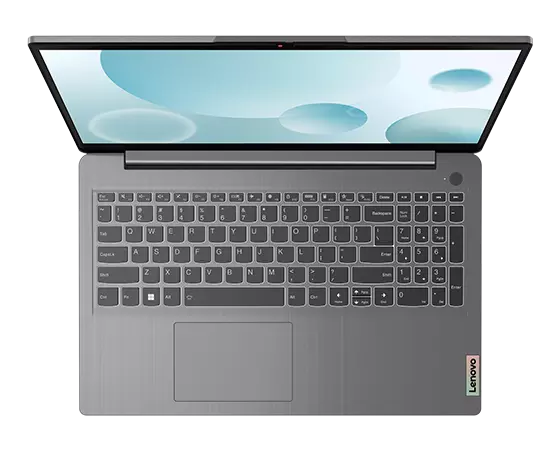 Vista desde arriba de la pantalla y el teclado del portátil IdeaPad 3i de 7.ª generación en color Arctic Grey