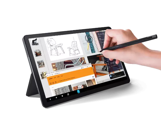 Schrägansicht des Lenovo Tab P11 Tablets in Schiefergrau von vorn mit Folio-Hülle samt Standfuß und Stift zur Darstellung der linken Seite