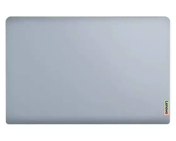 Ansicht des Gehäuses des Lenovo IdeaPad 3 Gen 7 (15'' AMD) von oben.