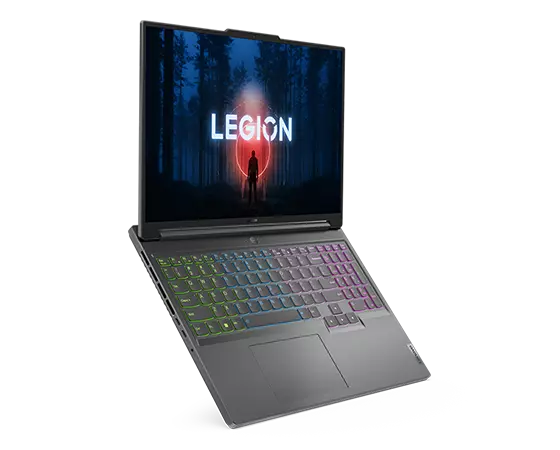 Nahaufnahme der Unterseite des Lenovo Legion Slim 5 Gen 8 Notebooks, mit Betonung der Thermotechnologie