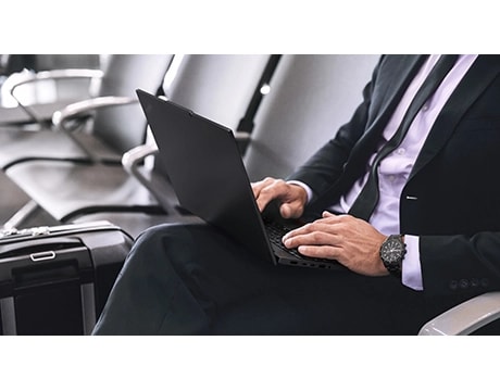 Lenovo ThinkPad E16 Gen 3 (16 吋 Intel) 筆記型電腦，非常適合在任何地方展開業務工作，具備增強的耐用性，為企業提供卓越效能。